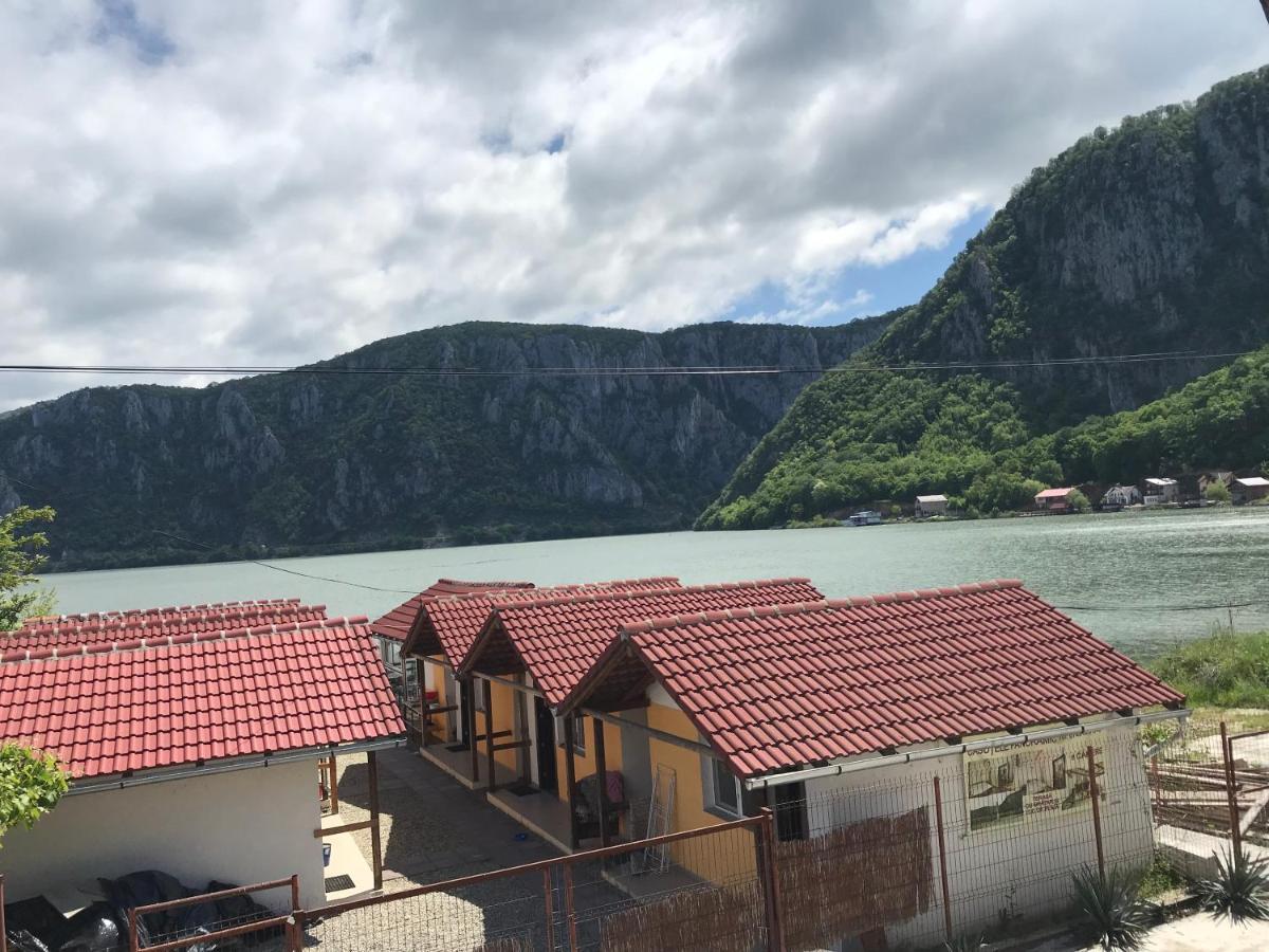 Casa Panoramic Villa Dubova Bagian luar foto